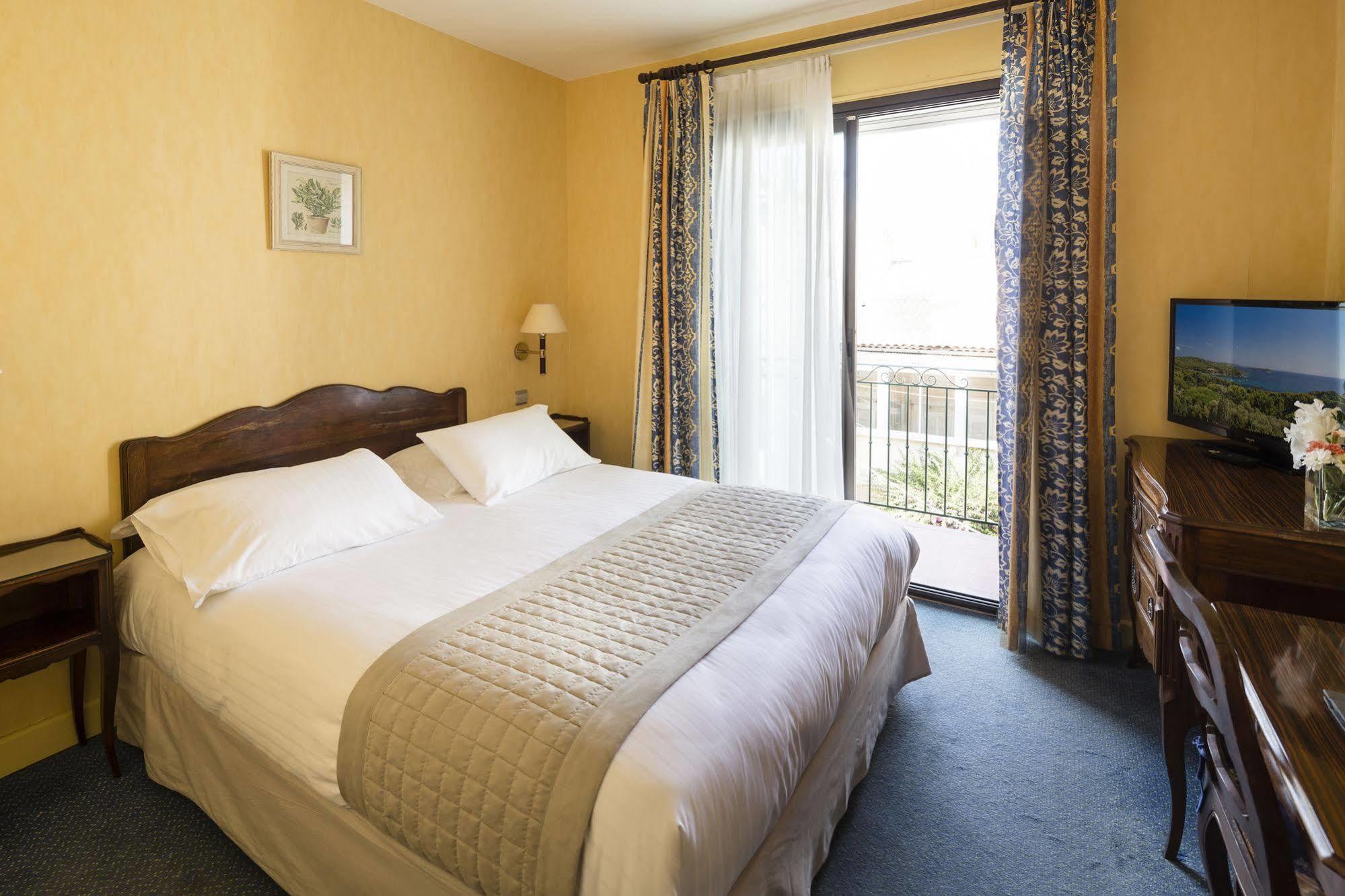 Hotel Provencal Ιέρ Εξωτερικό φωτογραφία